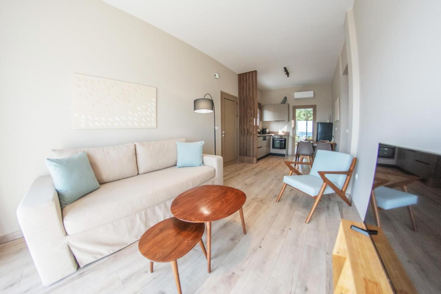 Kaiser Luxury Suites Ahílio Kültér fotó
