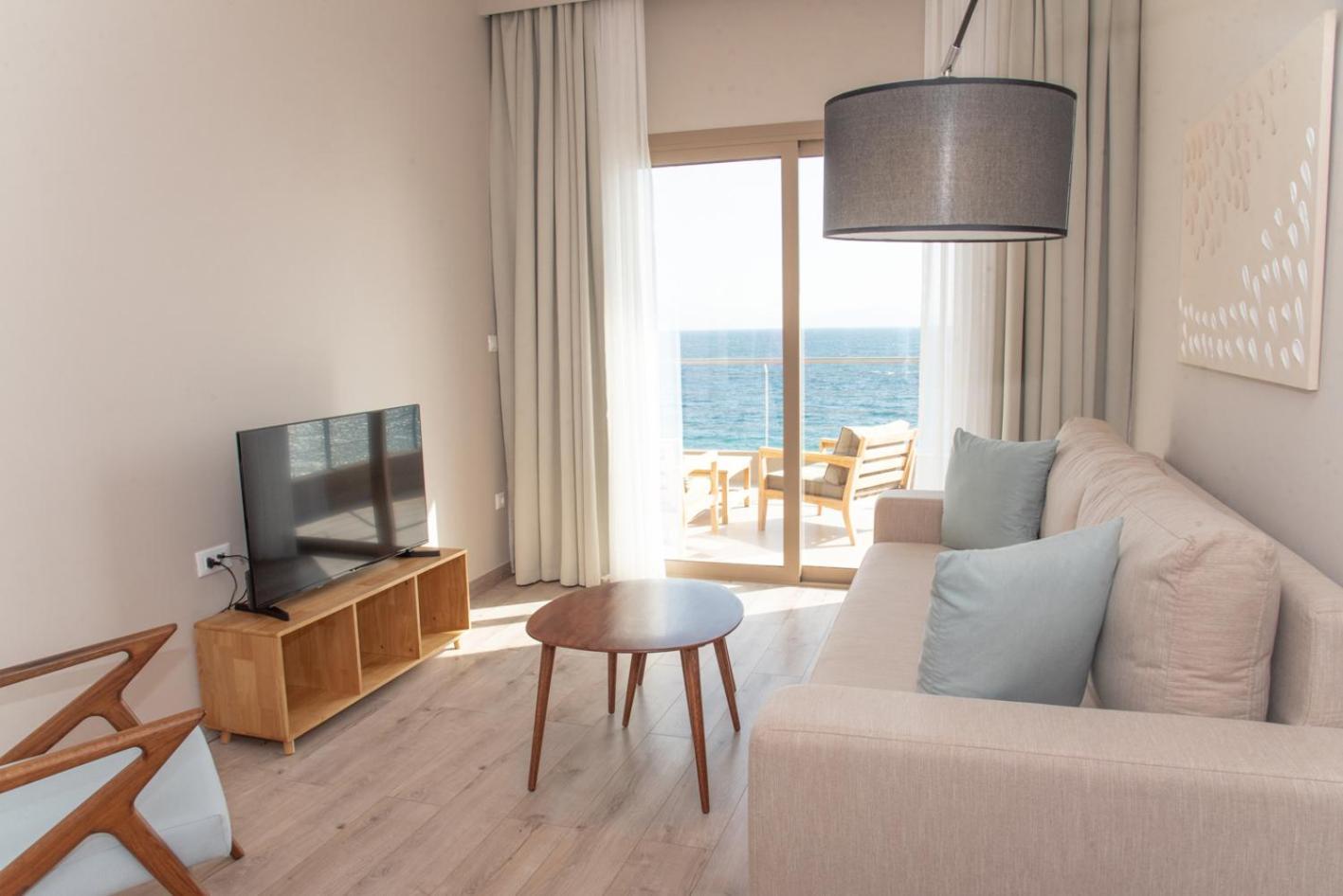 Kaiser Luxury Suites Ahílio Kültér fotó