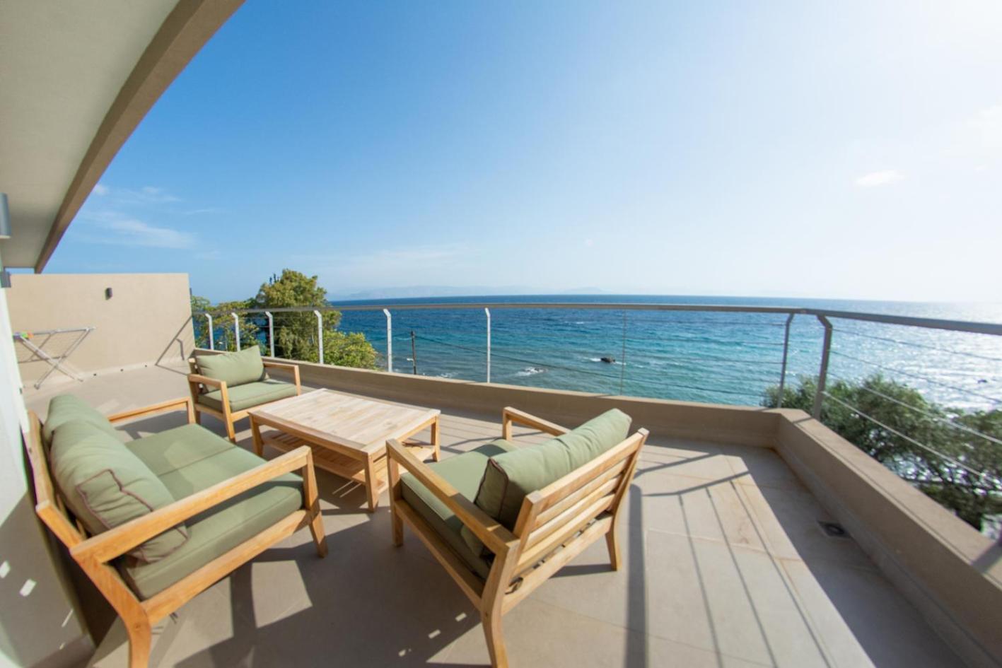 Kaiser Luxury Suites Ahílio Kültér fotó