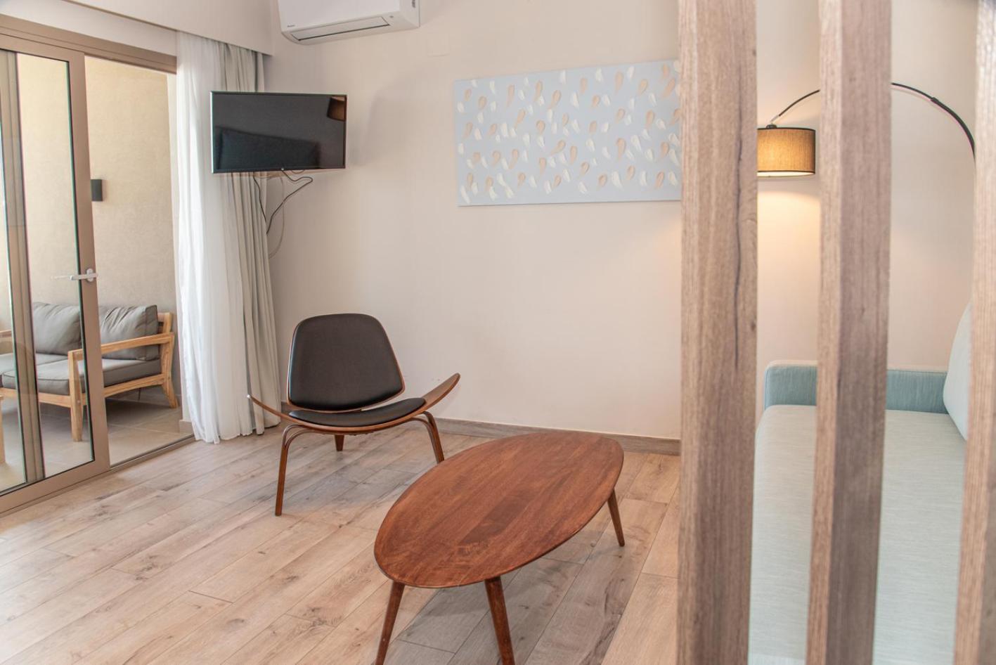 Kaiser Luxury Suites Ahílio Kültér fotó