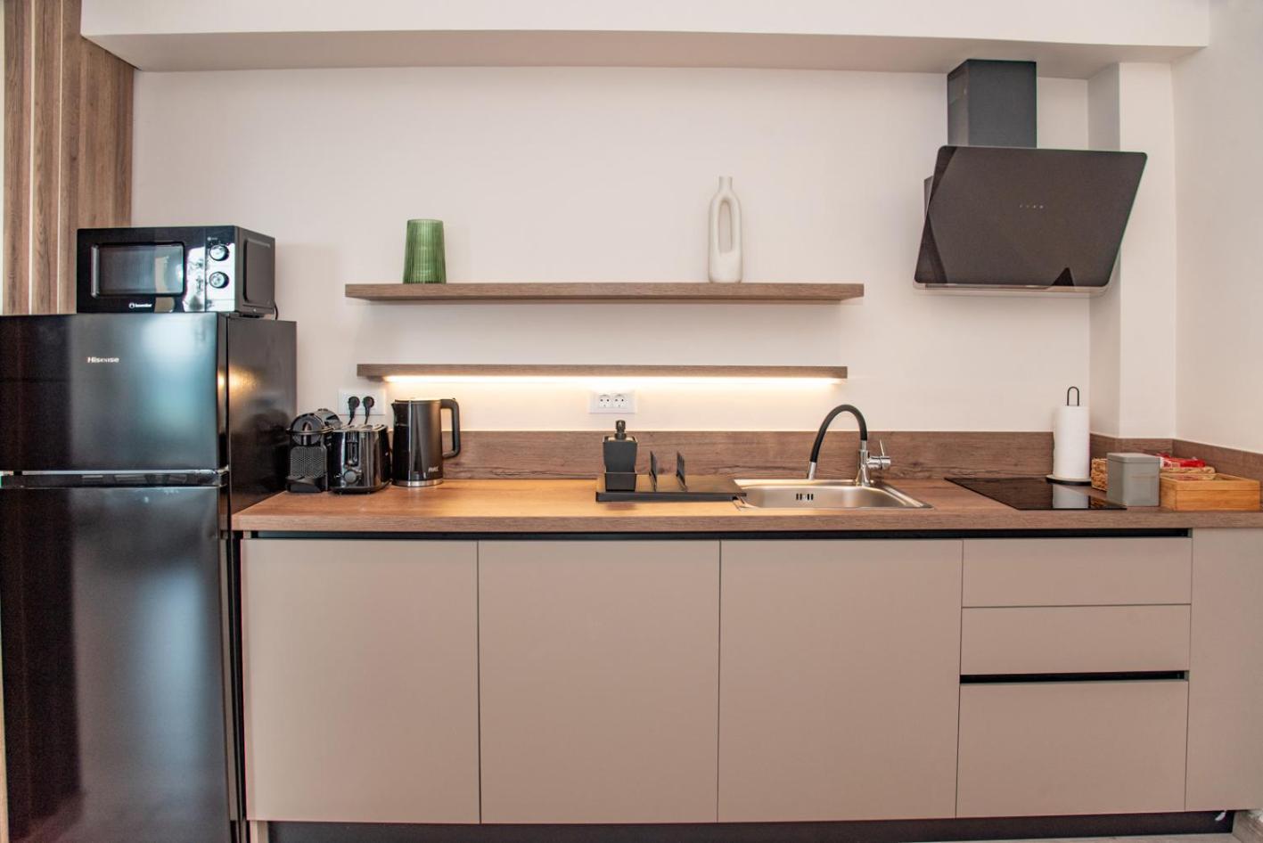 Kaiser Luxury Suites Ahílio Kültér fotó